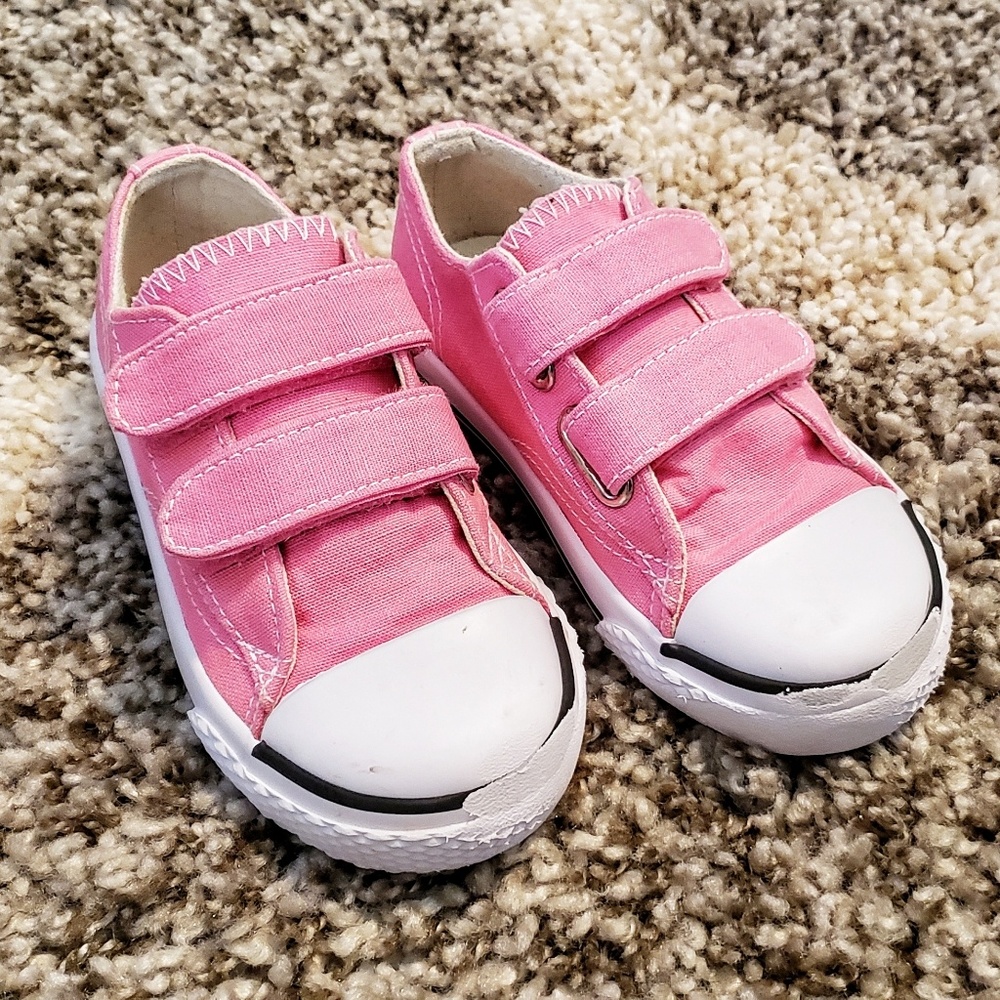 Airwalk girls shoes sz 9 (toddler)